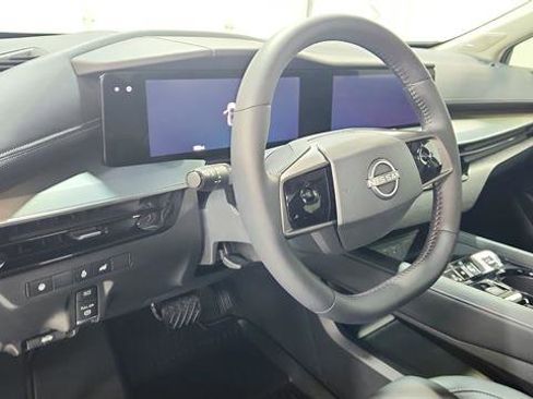 Used 2025 Nissan Murano SL image 10