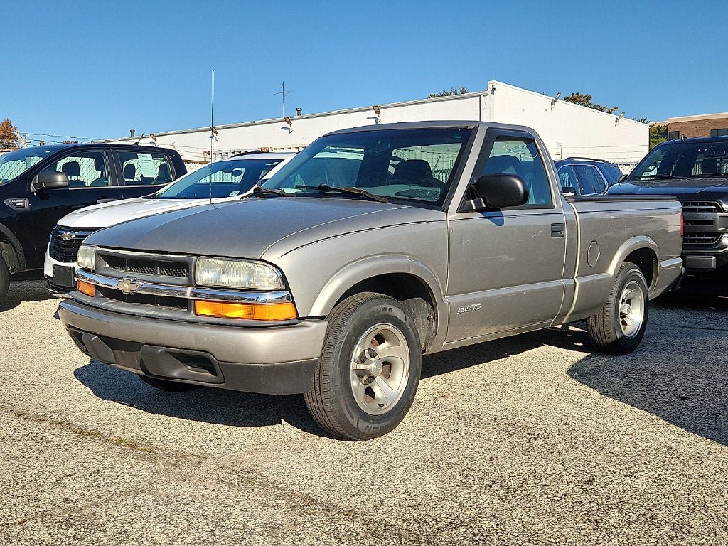 Used 2002 Chevrolet S10 Pickup LS w/ LS Preferred Equipment Group RWD image 6