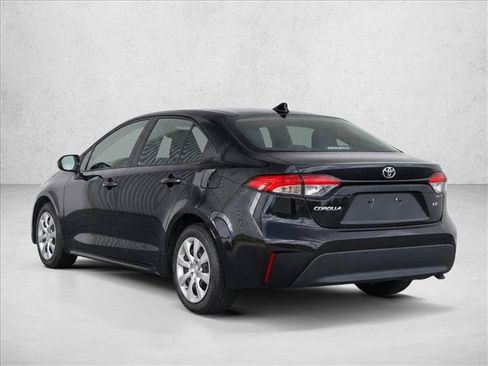 Used 2022 Toyota Corolla LE FWD image 5