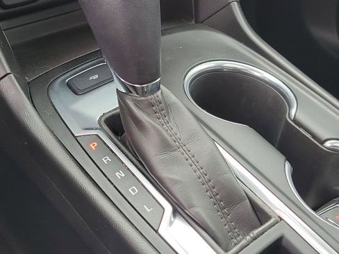 Used 2018 Chevrolet Equinox LT image 33