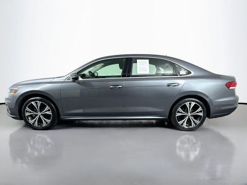 Used 2022 Volkswagen Passat 2.0T SE image 9