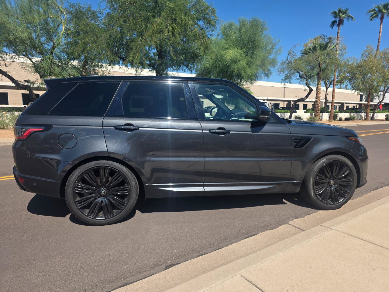 Used 2020 Land Rover Range Rover Sport Autobiography AWD/4WD image 9