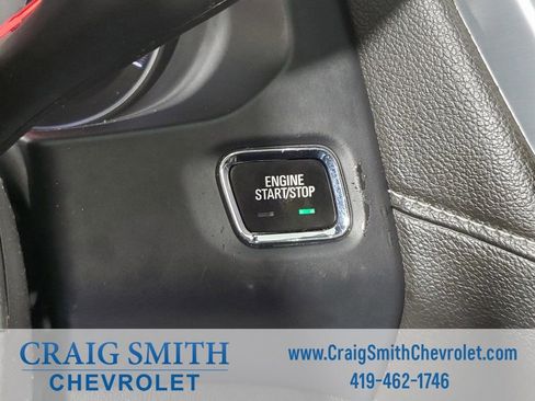 Used 2022 GMC Acadia SLE w/ Driver Convenience Package image 24