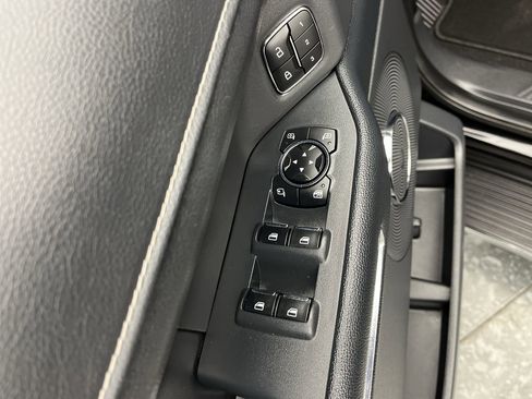 Used 2023 Ford Expedition XLT image 10