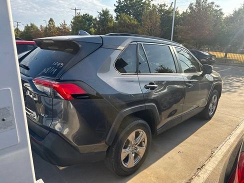Used 2023 Toyota RAV4 XLE w/ Convenience Package FWD image 4