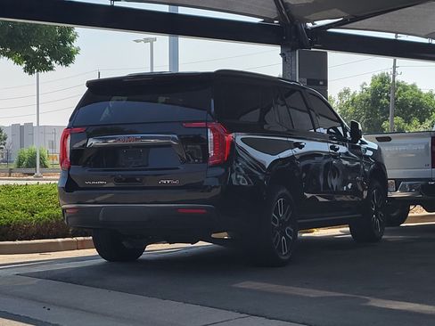 Used 2023 GMC Yukon AT4 AWD/4WD image 2