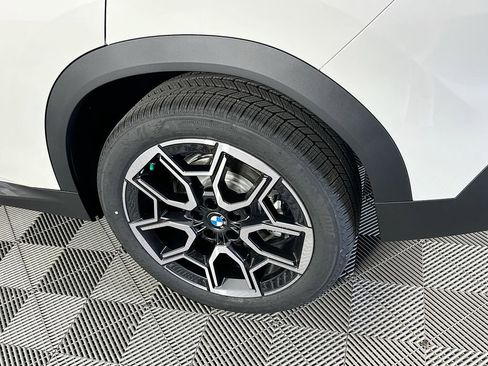 Used 2025 BMW X2 xDrive28i w/ Technology Package image 37