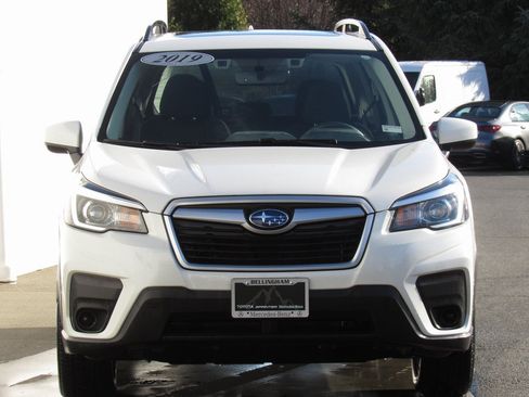 Used 2019 Subaru Forester Premium image 3