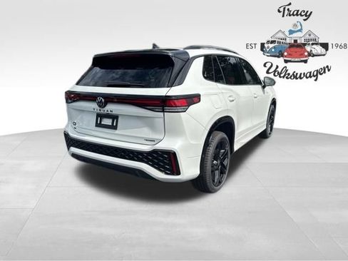 New 2025 Volkswagen Tiguan SE R-Line image 7