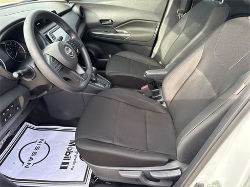 Certified 2025 Nissan Kicks Play S image 19