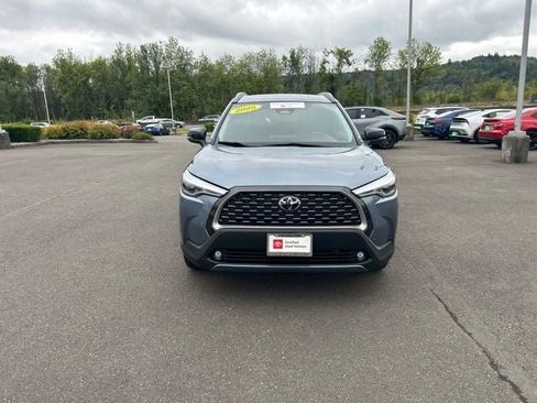 Used 2025 Toyota Corolla Cross XLE FWD image 13
