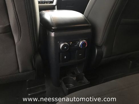 Used 2022 Ford Explorer XLT image 18