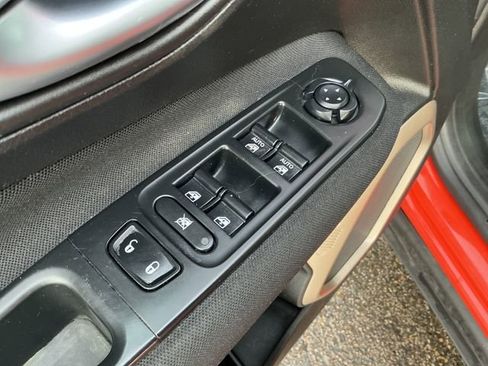 Used 2017 Jeep Renegade Latitude image 27