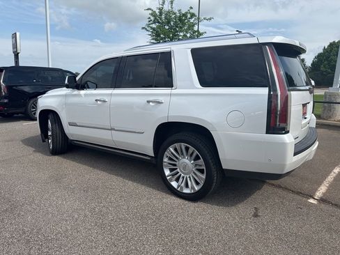 Used 2019 Cadillac Escalade Platinum image 9