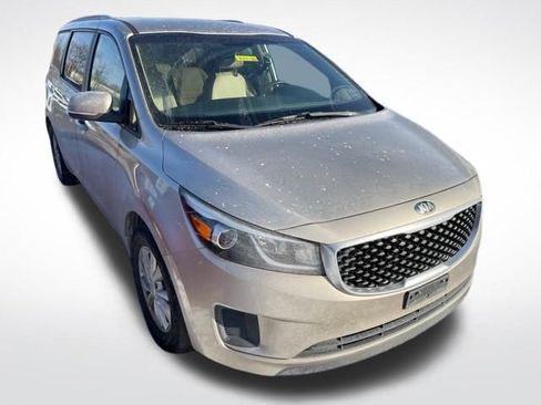 Used 2015 Kia Sedona LX w/ LX Convenience Package image 9