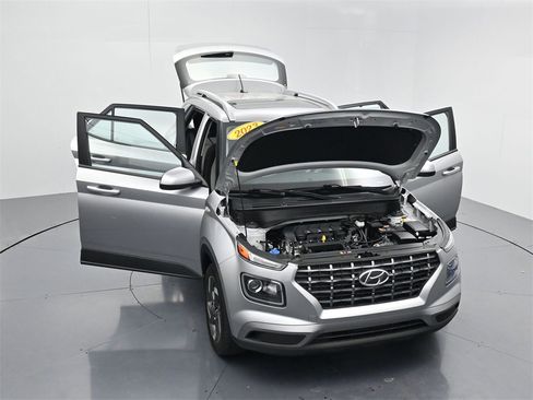 Used 2023 Hyundai Venue SEL image 45