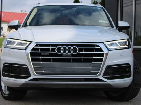 Used 2020 Audi Q5 Prestige AWD/4WD image 2