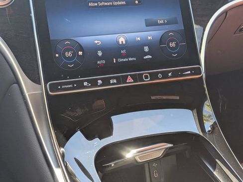 Used 2025 Mercedes-Benz GLC 350e 4MATIC image 18