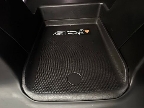 Used 2024 Chevrolet Silverado 1500 LT Trail Boss w/ Convenience Package II image 30