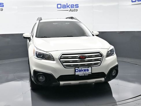 Used 2017 Subaru Outback 3.6R Limited image 3