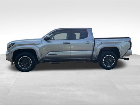 Used 2024 Toyota Tacoma TRD Sport w/ TRD Sport Upgrade Package AWD/4WD image 2