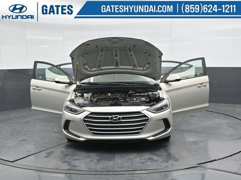 Used 2017 Hyundai Elantra SE w/ Cargo Package image 42