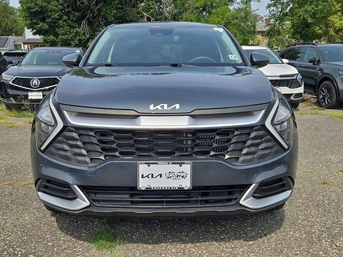 Used 2023 Kia Sportage LX AWD/4WD image 2