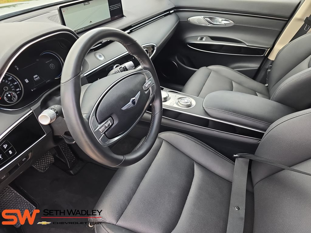 Used 2025 Genesis GV70 2.5T AWD/4WD image 16