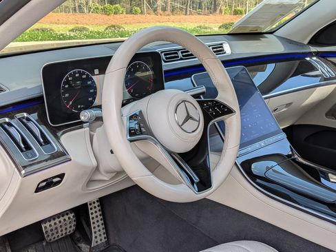 Used 2023 Mercedes-Benz S 500 4MATIC image 12
