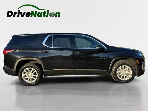 Used 2022 Chevrolet Traverse LS FWD image 4