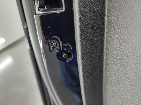 Used 2023 GMC Sierra 2500 SLE w/ SLE Convenience Package image 39