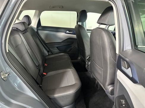 Used 2024 Volkswagen Taos SE image 27