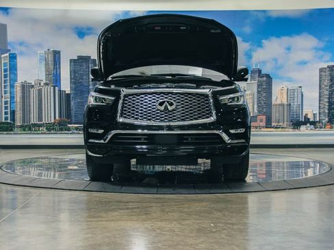 Used 2023 INFINITI QX80 Luxe w/ Cargo Package AWD/4WD image 4