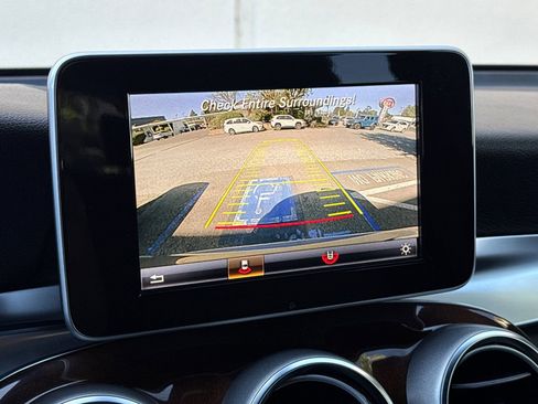 Used 2017 Mercedes-Benz GLC 300 4MATIC image 19