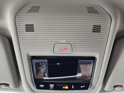 Used 2025 Volkswagen Atlas SE AWD/4WD image 49