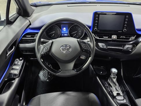 Used 2022 Toyota C-HR XLE image 21