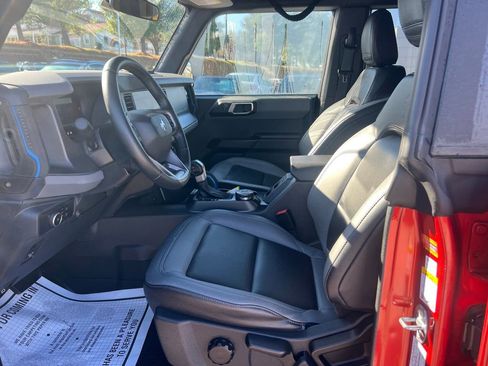 Used 2024 Ford Bronco Black Diamond w/ Sasquatch Package image 10