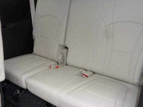 Used 2023 Buick Enclave Premium image 11