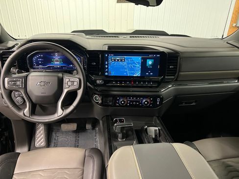 Certified 2025 Chevrolet Silverado 1500 ZR2 w/ Technology Package AWD/4WD image 17