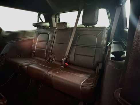Used 2018 Lincoln Navigator L Black Label w/ Cargo Package AWD/4WD image 30