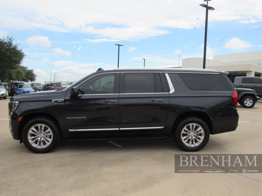 Used 2023 GMC Yukon XL SLT w/ SLT Luxury Package RWD image 2