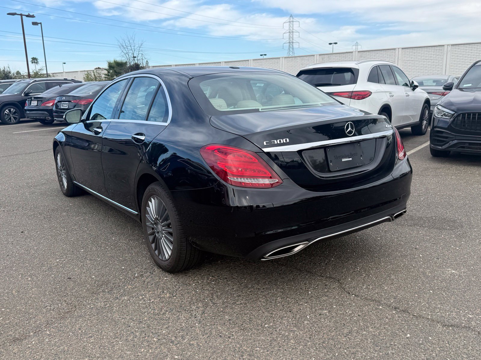 Used 2015 Mercedes-Benz C 300 4MATIC Sedan image 3
