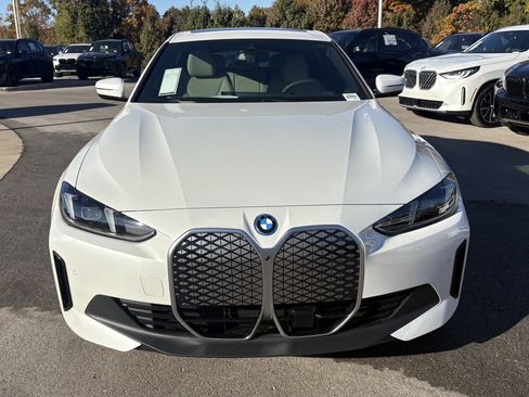 Used 2025 BMW i4 xDrive40i w/ Premium Package AWD/4WD image 3