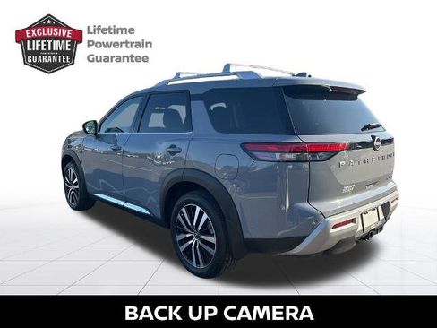 Certified 2024 Nissan Pathfinder Platinum FWD image 4