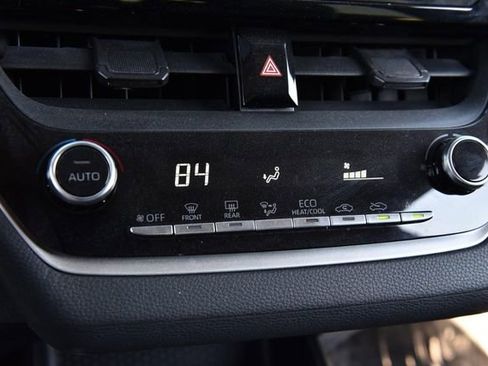 Used 2022 Toyota Corolla LE image 13