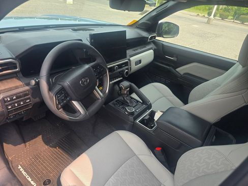 Used 2026 Toyota Tacoma Limited AWD/4WD image 14