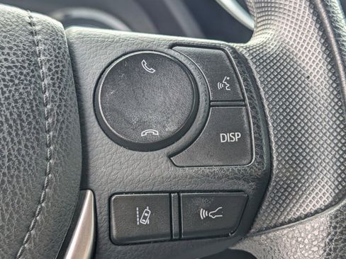 Used 2018 Toyota Corolla LE image 26