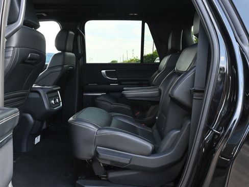 Used 2025 Ford Expedition Max Platinum w/ Stealth Appearance Package AWD/4WD image 20