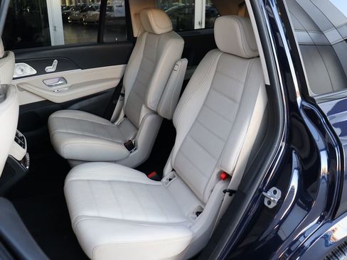 Used 2021 Mercedes-Benz GLS 580 4MATIC image 43