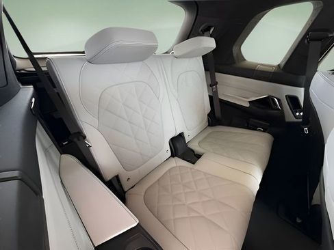 Used 2026 BMW X7 xDrive40i image 29